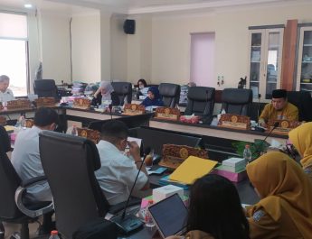 Komisi D Hearing Dengan Dinkes