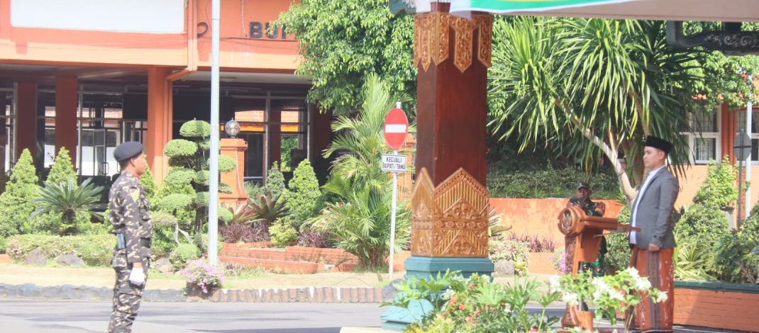 Peringatan Hari Santri Nasional (HSN) 2025, Bupati Mojokerto Dorong Santri Jadi Penggerak Peradaban