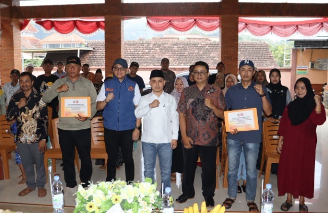 Pemkab Mojokerto Salurkan Bantuan Sosial bagi Warga Terdampak Longsor di Kecamatan Gondang