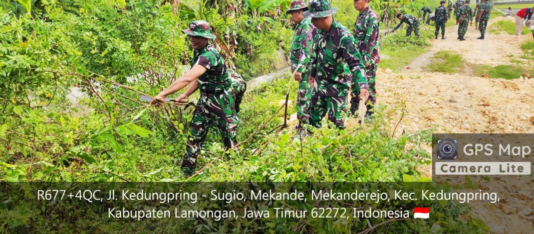 Hijaukan Desa, Koramil 0812/12 Kedungpring Gelar Aksi Tanam Pohon di Mekanderejo