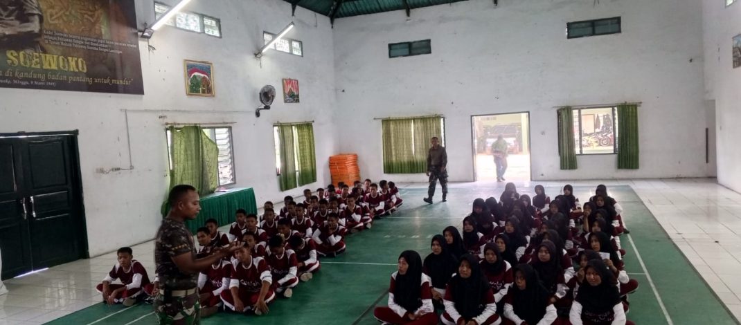 Tanamkan Cinta Tanah Air kepada generasi muda, Kodim 0812 Lamongan Bekali Siswa SMA Sekolah Rakyat dengan Wawasan Kebangsaan dan PBB