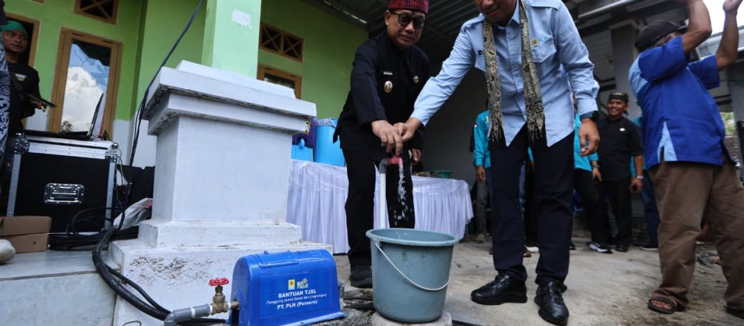 Dukung Program Pemkab Banyuwangi, PLN Bantu Puluhan Sambungan Air Bersih untuk Warga Desa