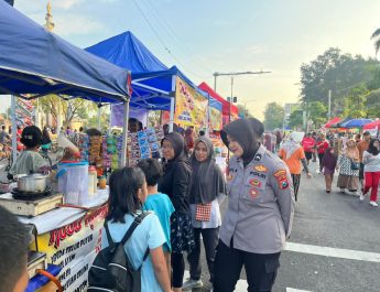 Polwan Polresta Sidoarjo Sapa Warga di CFD Alun-alun