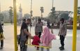 Polwan Polresta Sidoarjo Berikan Pelayanan Humanis di Car Free Day Alun-alun Sidoarjo