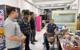 TIM TABUR KEJARI SURABAYA TANGKAP DPO TERPIDANA KASUS PENIPUAN