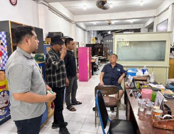 TIM TABUR KEJARI SURABAYA TANGKAP DPO TERPIDANA KASUS PENIPUAN