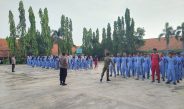 Babinsa Koramil 0812/05 Kembangbahu Latih PBB,Pembinaan Fisik serta Wawasan Kebangsaan di SMAN 1 Kembangbahu