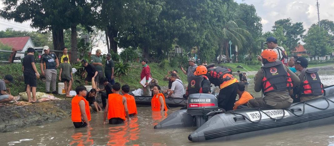 Pemkot Surabaya Gelar Patroli Sisir Sungai Iduladha, Masyarakat Kedapatan Buang Rumen Langsung Ditindak