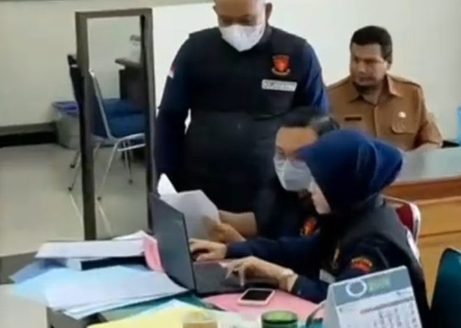 Kejari Tulungagung Sita Tiga Boks Dokumen dari BPKAD dan Disbudpar, Dalami Dugaan Korupsi Pengadaan Aset