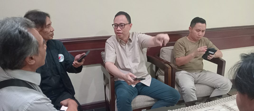 Josiah Michael Minta Evaluasi Menyeluruh Terkait Infrastruktur dan Data Desil Bansos
