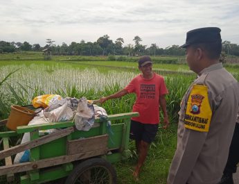 Bhabinkamtibmas Desa Bendowulung Sosialisasikan KUR Himbara kepada Petani Binaan Polri