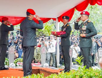 Pangkostrad Hadiri Upacara Pemakaman Almarhum Jenderal TNI (Purn.) Ryamizard Ryacudu di TMP Kalibata