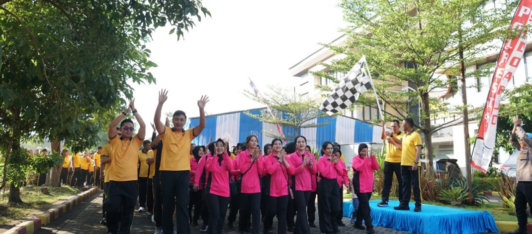 Polresta Sidoarjo Gelar Apel Pagi dan Olahraga Bersama Perkuat Soliditas Personel, Menyambut Hari Bhayangkara ke-80 