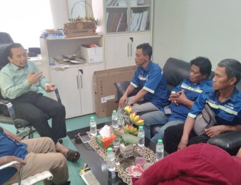 RT dan RW  Kelurahan Tambak Wedi Mengadu Ke DPRD Kota Surabaya