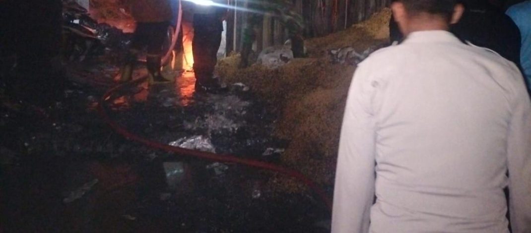 Polres Lamongan Tangani Kebakaran Hebat di Pasar Agrobis, Sekitar 10 Stand Terdampak