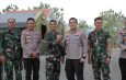 Kapolres Lamongan Perkuat Sinergitas TNI–Polri, Kunjungi Yonif TP 887/KJM dan Tinjau Lokasi TMMD