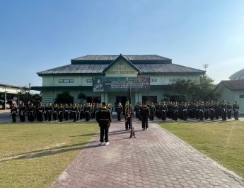 Gencarkan Latihan Pencak Silat Militer Jelang Kenaikan Sabuk, Ratusan Prajurit Kodim 0812/Lamongan Tampil Antusias