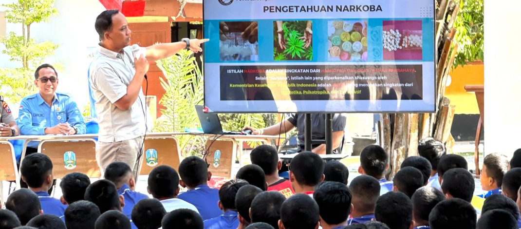 Satresnarkoba Polres Lamongan Edukasi Ratusan Pelajar SMAN 1 Ngimbang tentang Bahaya Narkoba