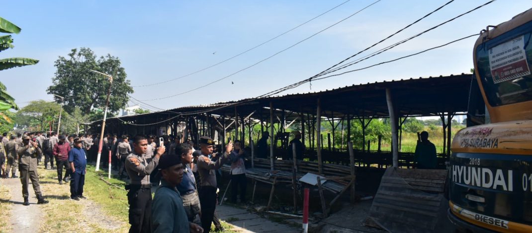 Selamatkan Aset Daerah, Pemkot Surabaya Tertibkan Bangli di Medokan Asri Timur