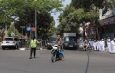 Srikandi Care, Polwan Polres Lamongan Hadir Berikan Rasa Aman Bagi Jamaah Sholat Jumat