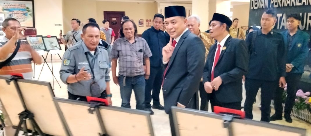 Wali Kota Surabaya Eri Cahyadi Apresiasi Lomba Foto Jurnalis Dewan Surabaya