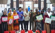 Peduli Keluarga Para Pejuang Kemerdekaan, Pemkab Jeneponto Serahkan Santunan kepada 60 Janda Veteran dalam Rangka HUT RI ke-81