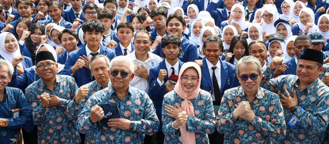 Wali Kota Eri Ajak Mahasiswa Baru ITS Jadi Generasi Kritis di Tengah Euforia AI