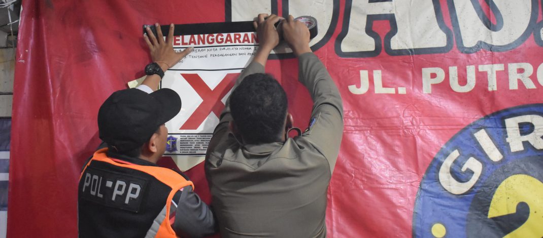 Warkop Diduga Jual Miras Dilaporkan Warga, Satpol PP Surabaya Sita 29 Botol